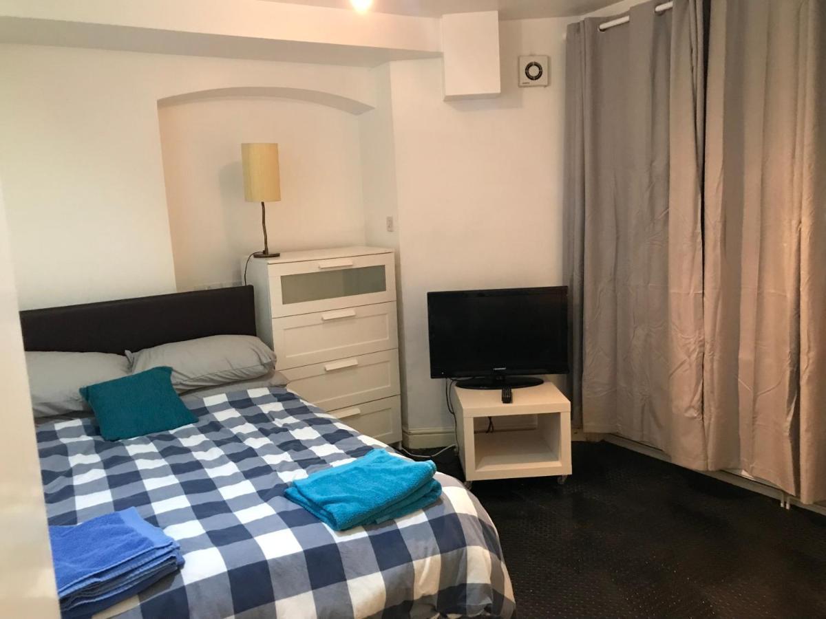 West Kensington 3 Bedroom Apartment London Exterior photo